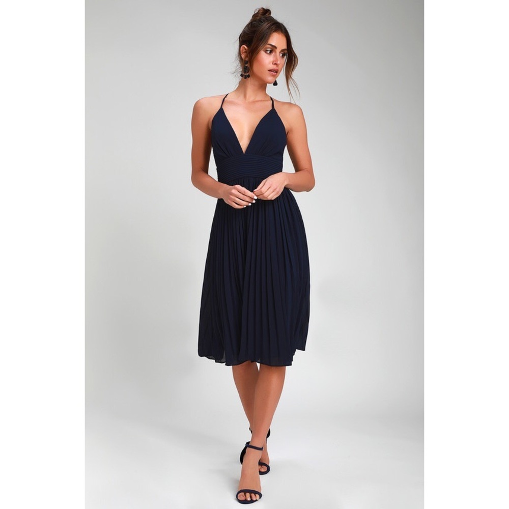 Lulu’s Navy Pleated Midi Dress